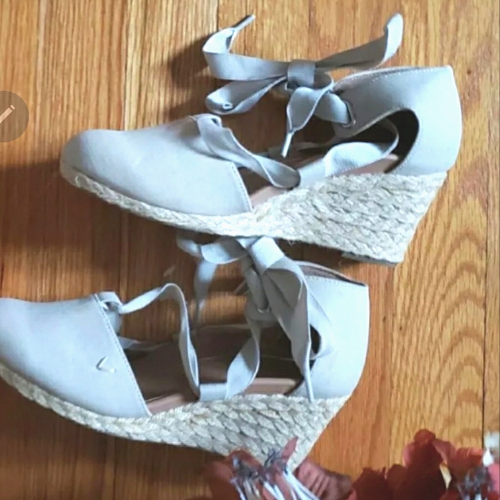 Vionic Aruba Kaitlyn  Orthotic Wedge  Womens Sz 6 OAT/ TAN HEEL NEW W/O BOX